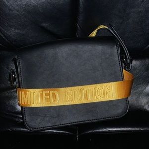 Forever 21 “Limited Edition” Purse !!!